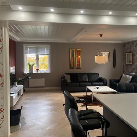 Apartment Uddevalla Bohuslaen Bubbelbad Exterior foto