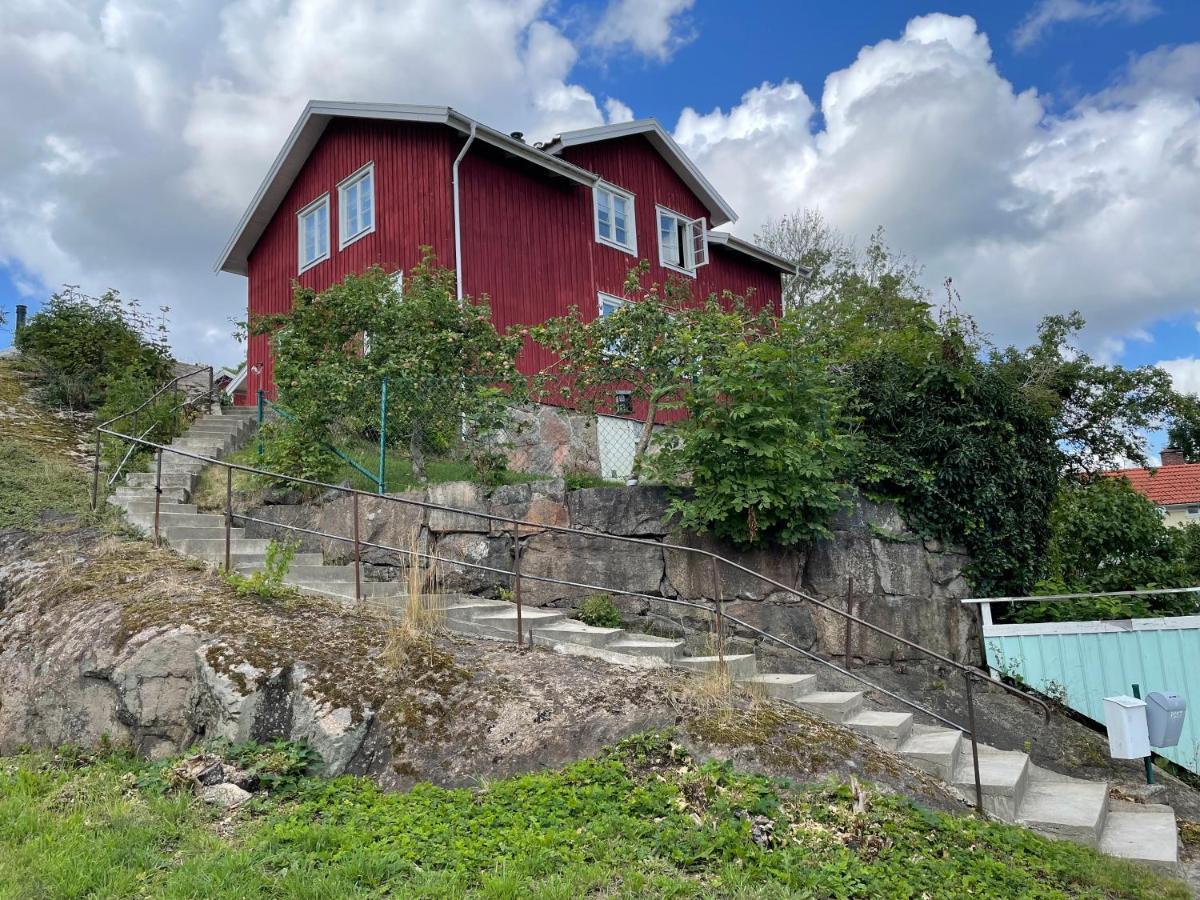 Apartment Uddevalla Bohuslaen Bubbelbad Exterior foto