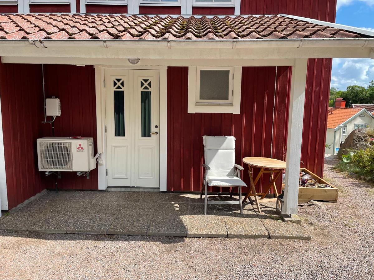 Apartment Uddevalla Bohuslaen Bubbelbad Exterior foto