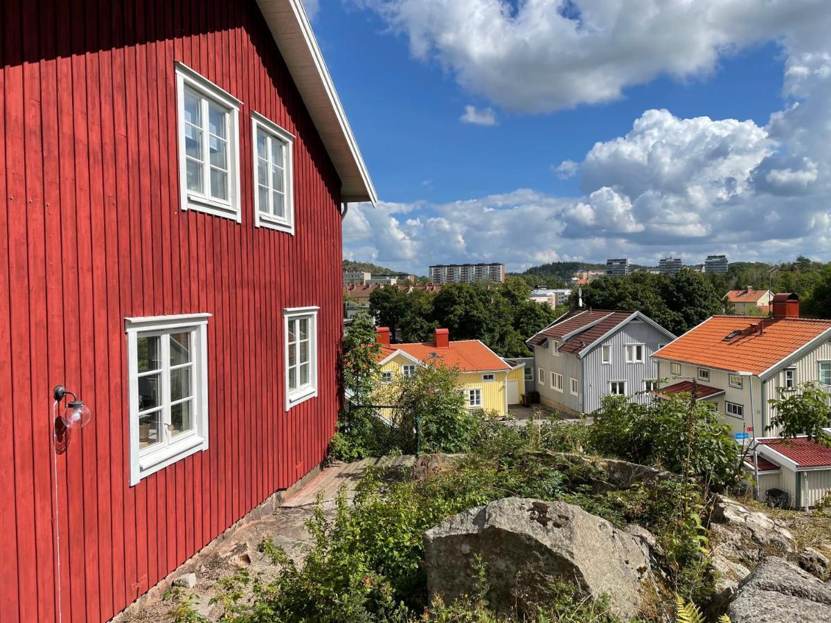 Apartment Uddevalla Bohuslaen Bubbelbad Exterior foto